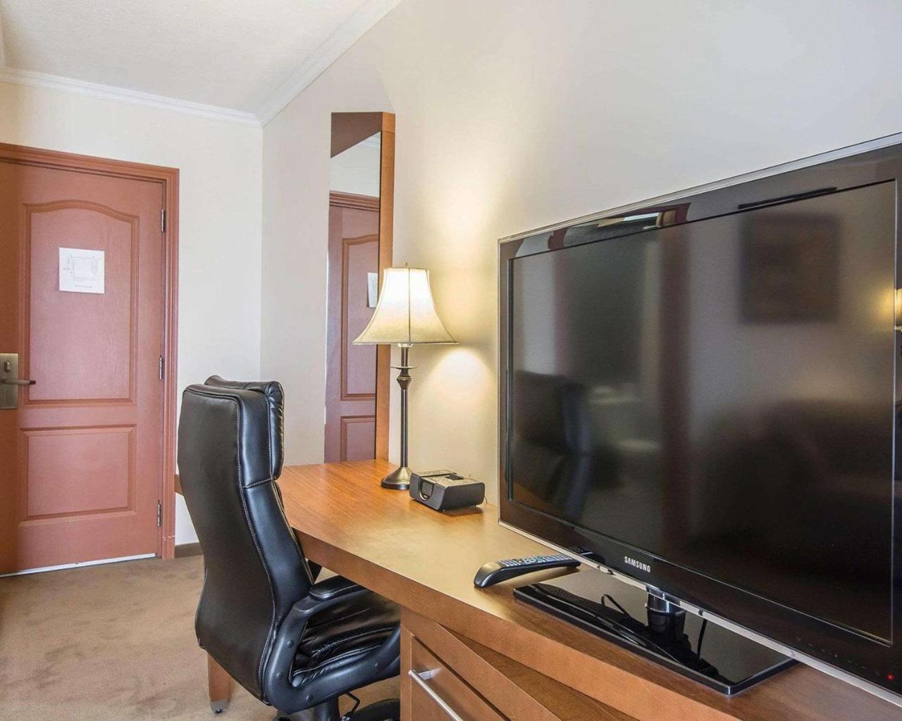 Hotel Danube Bleu Forestville Luaran gambar